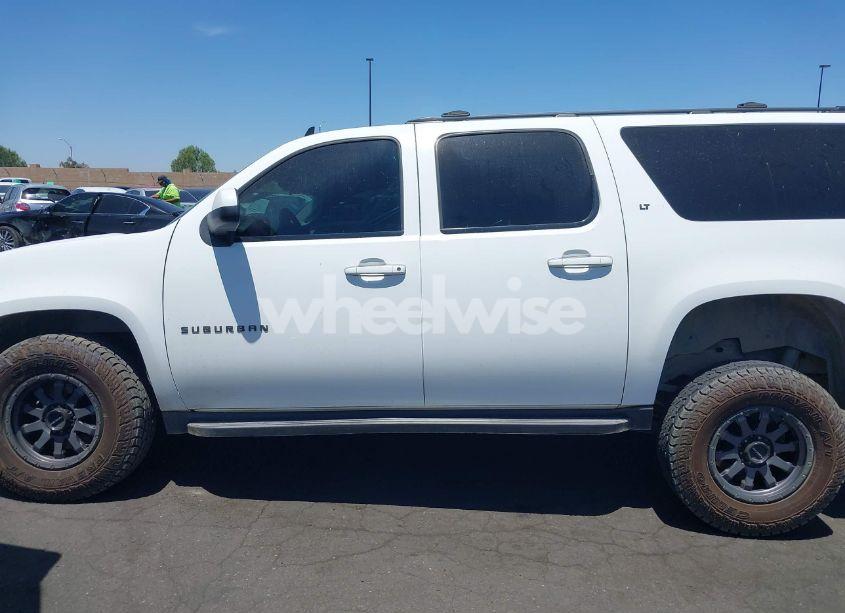 Photo 15 of 2013 Chevrolet Suburban 1500 LT (VIN 1GNSKJE76DR204809)