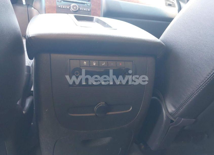 Photo 18 of 2013 Chevrolet Suburban 1500 LT (VIN 1GNSKJE76DR204809)