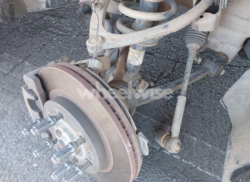 Photo 6 of 2013 Chevrolet Suburban 1500 LT (VIN 1GNSKJE76DR204809)