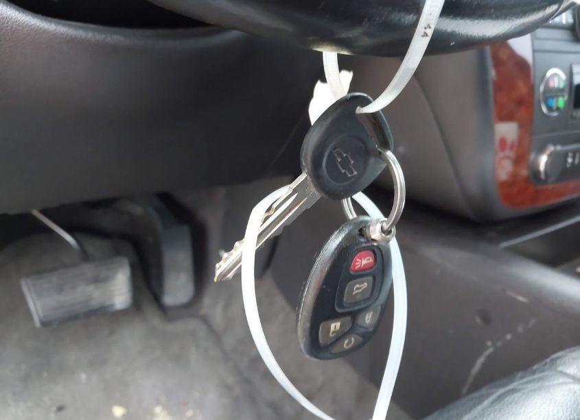 Photo 11 of 2013 Chevrolet Suburban 1500 LT (VIN 1GNSKJE76DR290445)