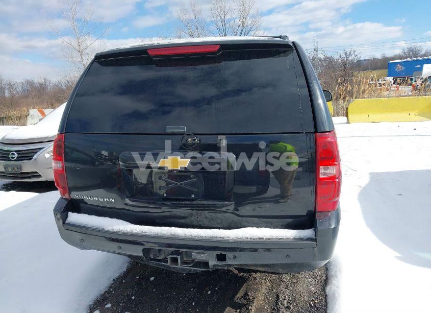 Photo 16 of 2014 Chevrolet Suburban 1500 LT (VIN 1GNSKJE76ER210739)