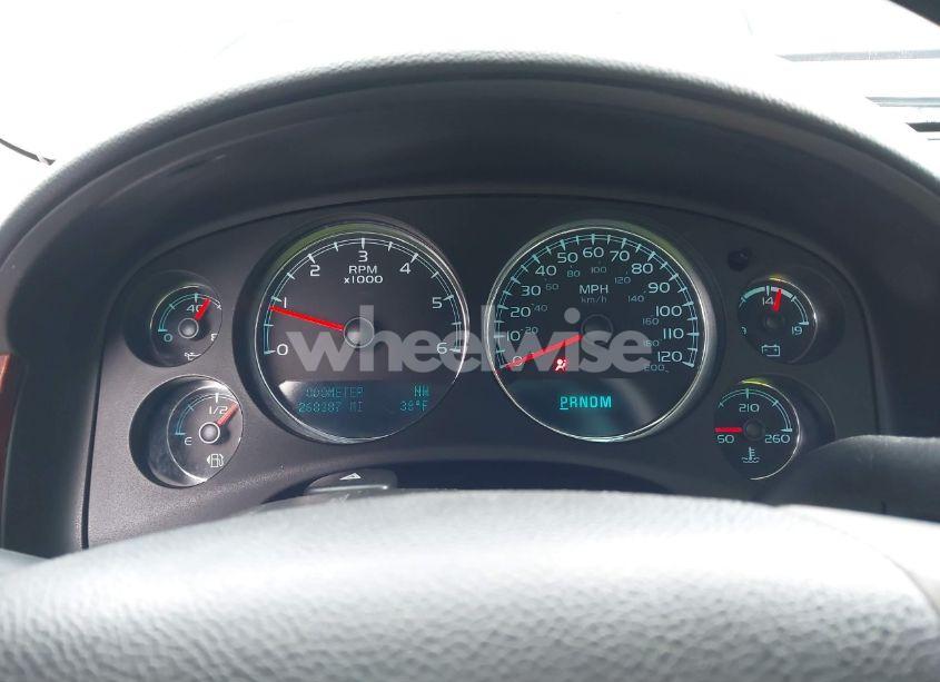 Photo 7 of 2014 Chevrolet Suburban 1500 LT (VIN 1GNSKJE76ER210739)