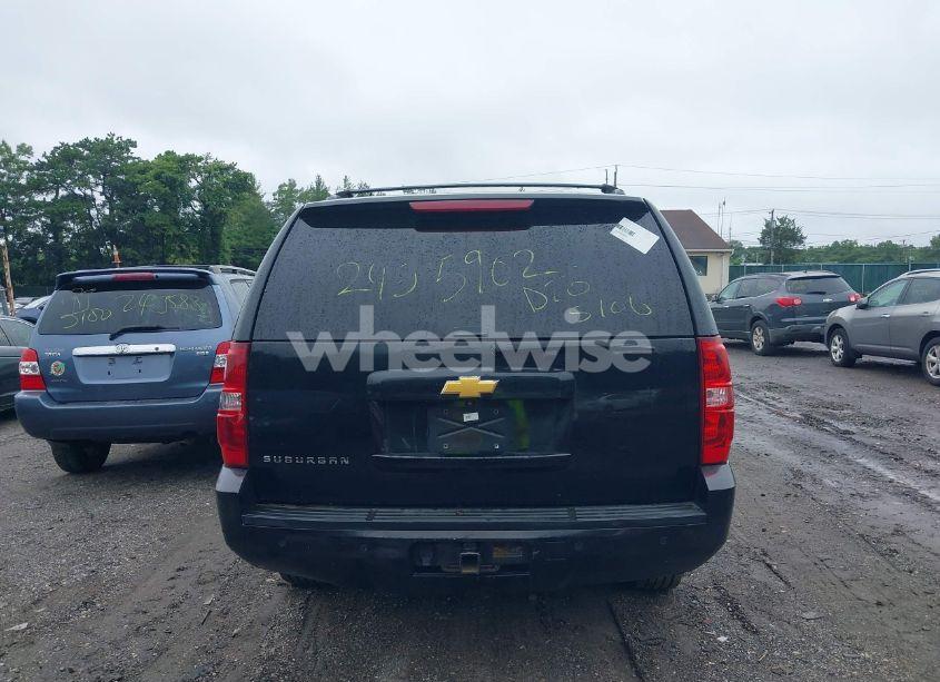 Photo 15 of 2014 Chevrolet Suburban 1500 LT (VIN 1GNSKJE76ER211325)