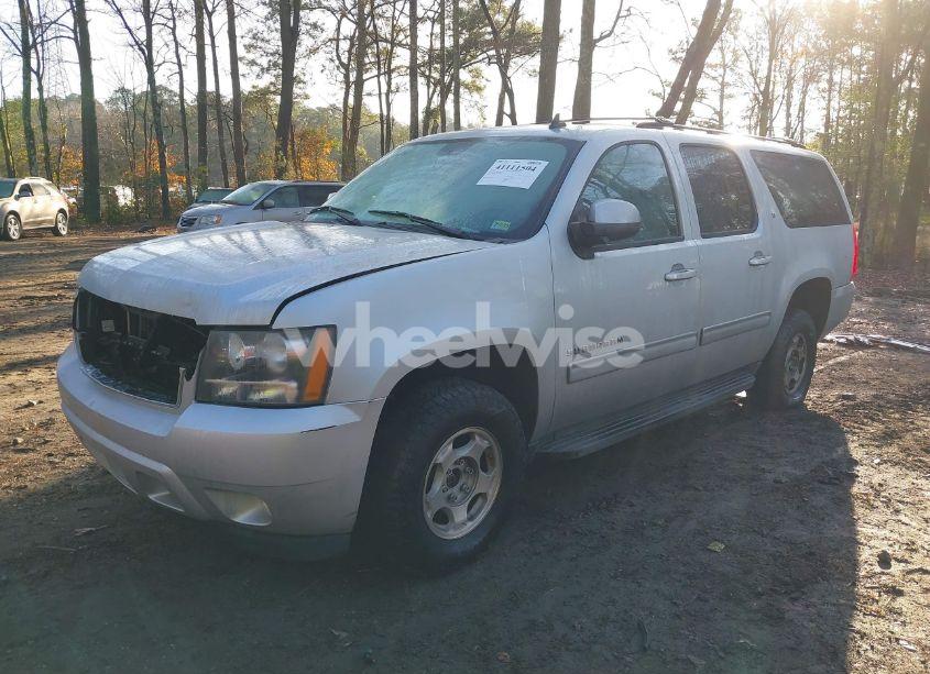 Photo 2 of 2012 Chevrolet Suburban 1500 LT (VIN 1GNSKJE77CR250468)