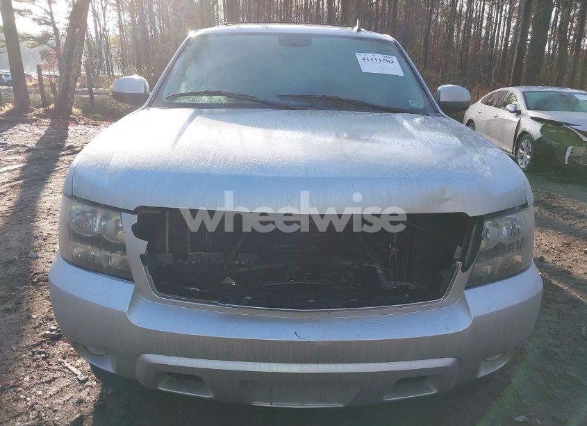 Photo 6 of 2012 Chevrolet Suburban 1500 LT (VIN 1GNSKJE77CR250468)