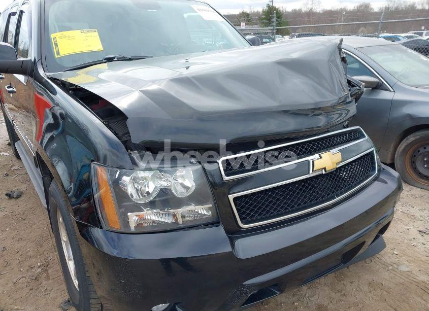 Photo 12 of 2012 Chevrolet Suburban 1500 LT (VIN 1GNSKJE77CR299640)