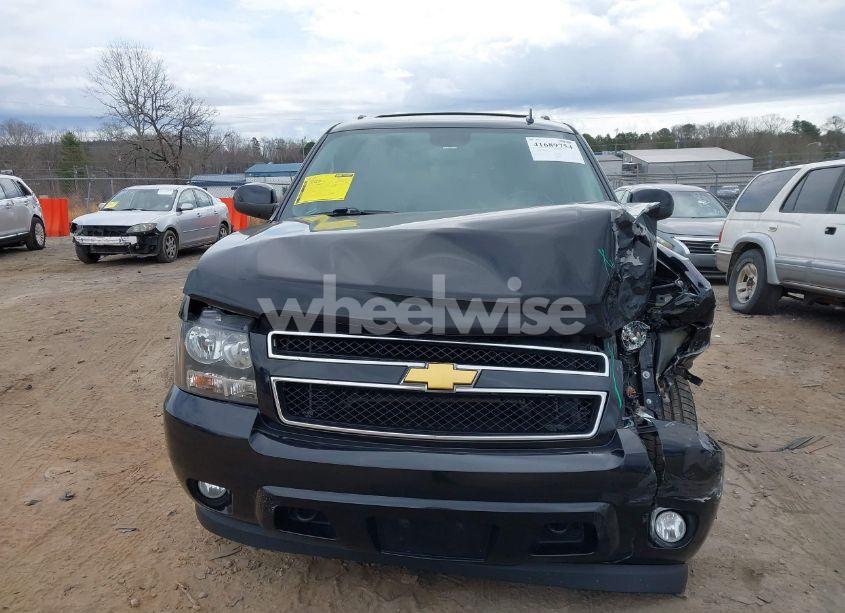 Photo 13 of 2012 Chevrolet Suburban 1500 LT (VIN 1GNSKJE77CR299640)