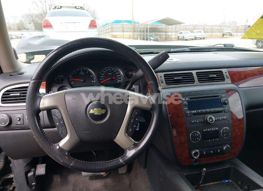 Photo 21 of 2012 Chevrolet Suburban 1500 LT (VIN 1GNSKJE77CR299640)