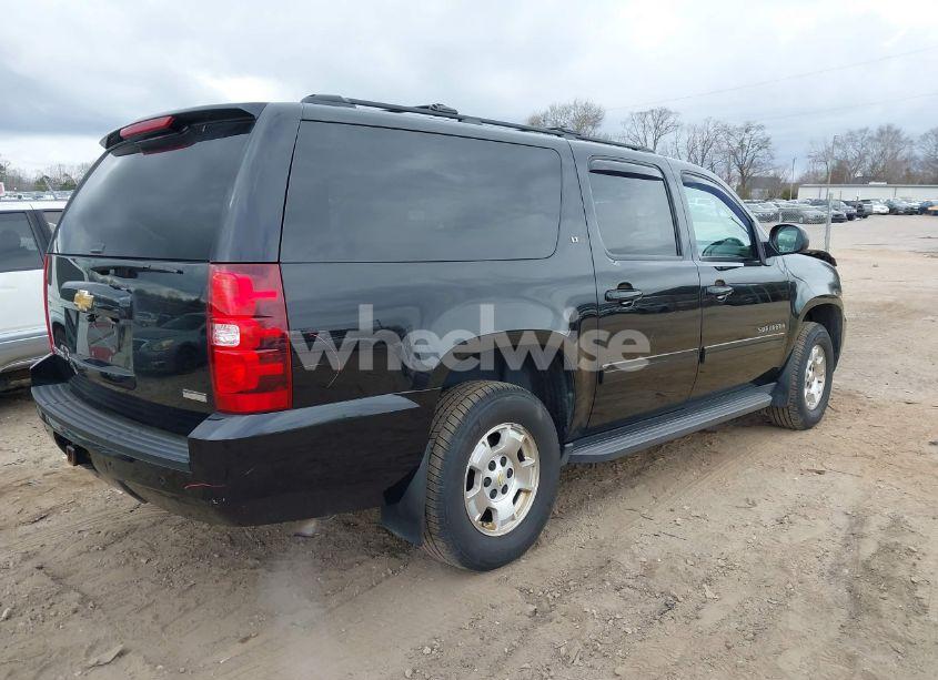 Photo 4 of 2012 Chevrolet Suburban 1500 LT (VIN 1GNSKJE77CR299640)