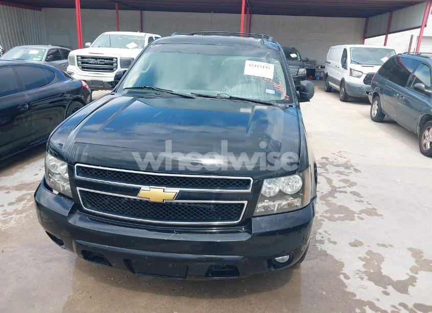 Photo 12 of 2012 Chevrolet Suburban 1500 LT (VIN 1GNSKJE78CR105794)