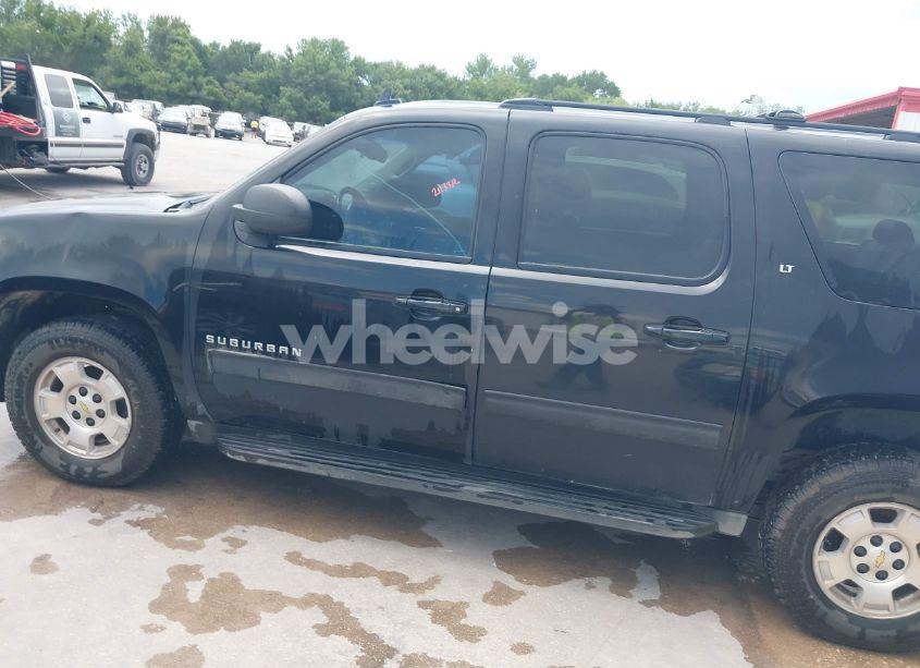 Photo 14 of 2012 Chevrolet Suburban 1500 LT (VIN 1GNSKJE78CR105794)