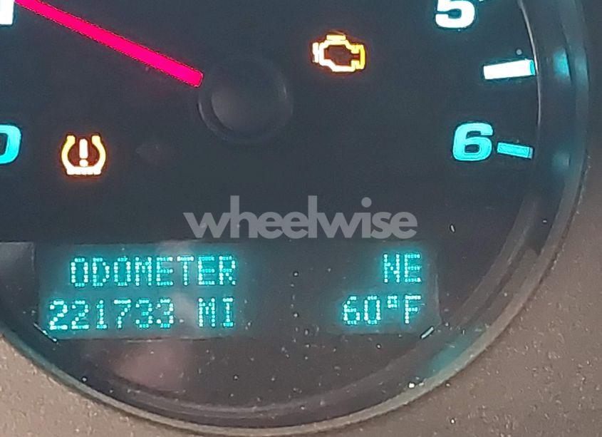 Photo 16 of 2013 Chevrolet Suburban 1500 LT (VIN 1GNSKJE78DR270665)