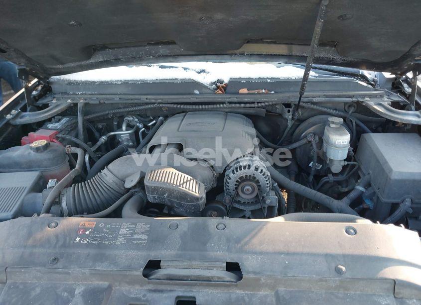 Photo 10 of 2013 Chevrolet Suburban 1500 LT (VIN 1GNSKJE78DR347079)