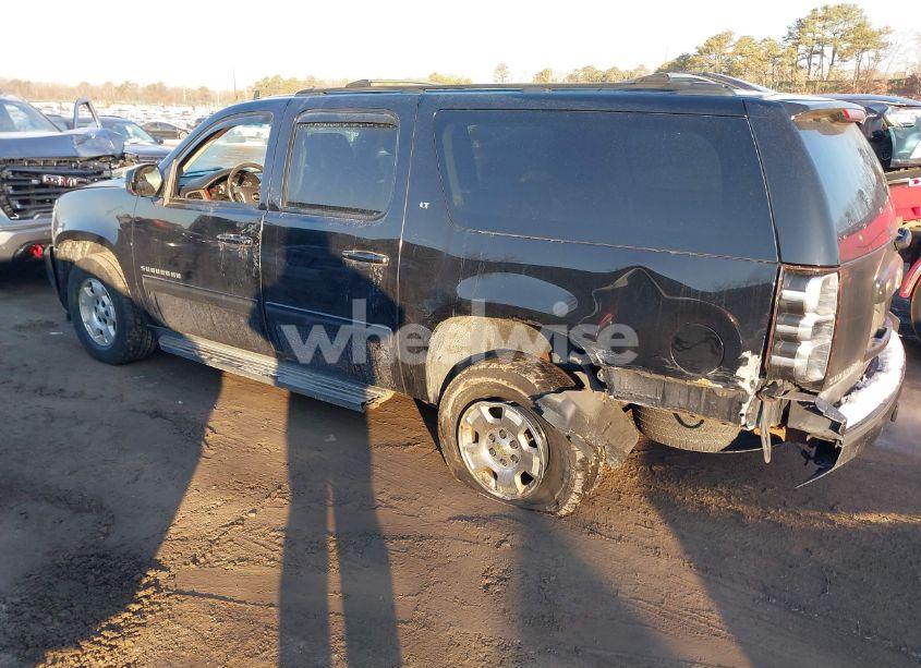 Photo 3 of 2013 Chevrolet Suburban 1500 LT (VIN 1GNSKJE78DR347079)
