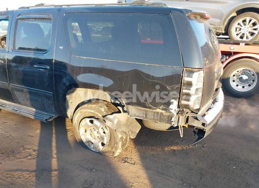 Photo 6 of 2013 Chevrolet Suburban 1500 LT (VIN 1GNSKJE78DR347079)