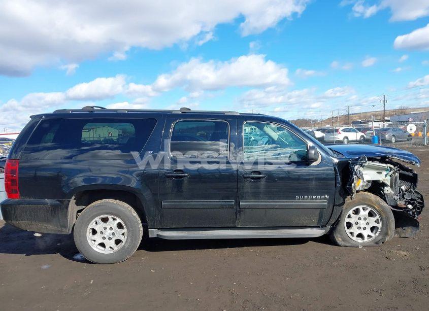 Photo 13 of 2014 Chevrolet Suburban 1500 LT (VIN 1GNSKJE78ER215604)