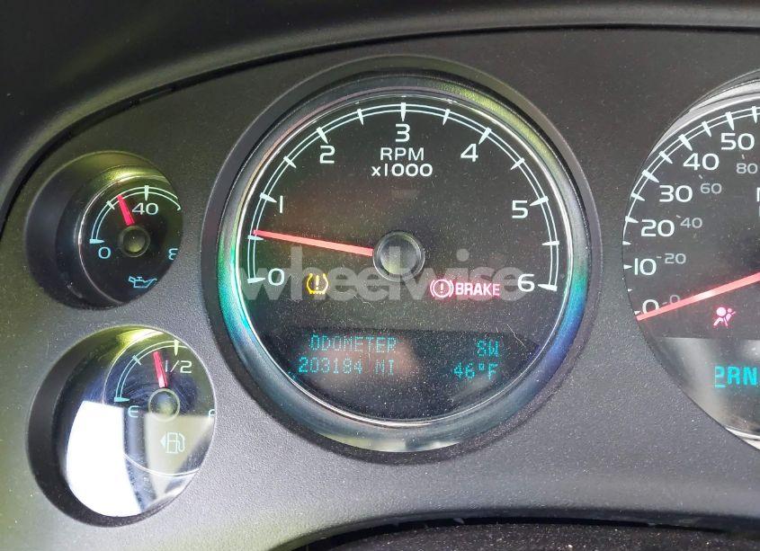 Photo 15 of 2014 Chevrolet Suburban 1500 LT (VIN 1GNSKJE78ER215604)