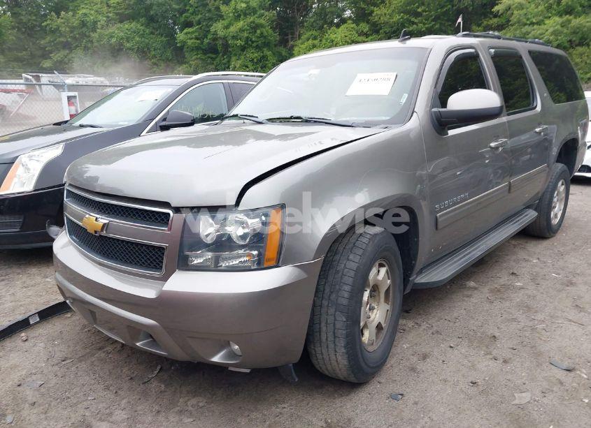 Photo 2 of 2012 Chevrolet Suburban 1500 LT (VIN 1GNSKJE79CR219657)