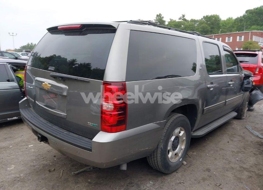Photo 4 of 2012 Chevrolet Suburban 1500 LT (VIN 1GNSKJE79CR219657)