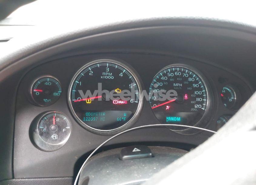 Photo 7 of 2012 Chevrolet Suburban 1500 LT (VIN 1GNSKJE79CR219657)