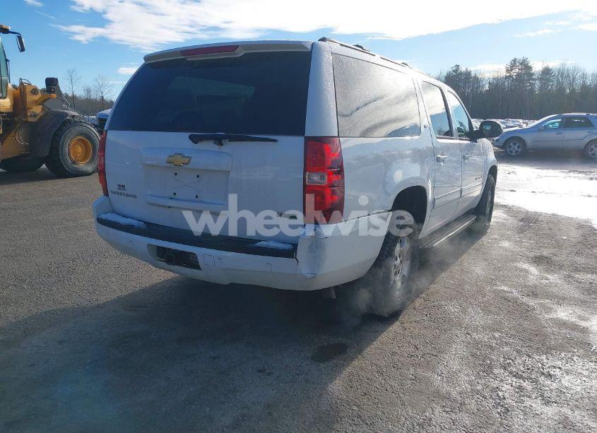 Photo 4 of 2012 Chevrolet Suburban 1500 LT (VIN 1GNSKJE79CR240850)