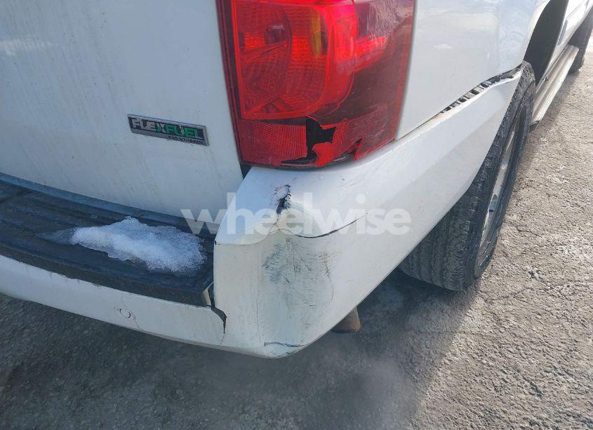 Photo 6 of 2012 Chevrolet Suburban 1500 LT (VIN 1GNSKJE79CR240850)