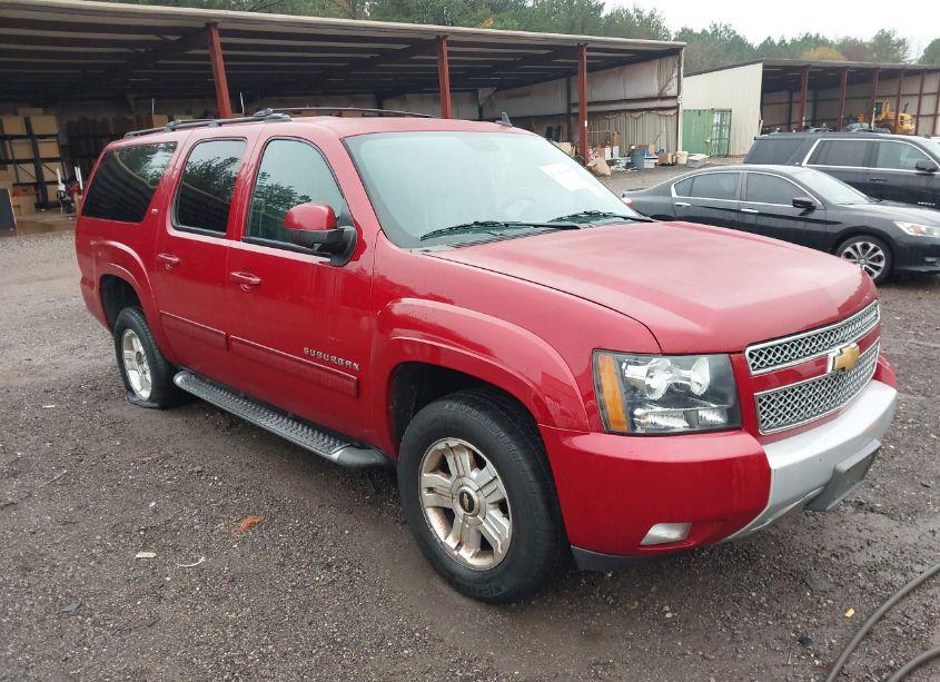 2013 Chevrolet Suburban 1500 LT (VIN 1GNSKJE79DR366191) main photo