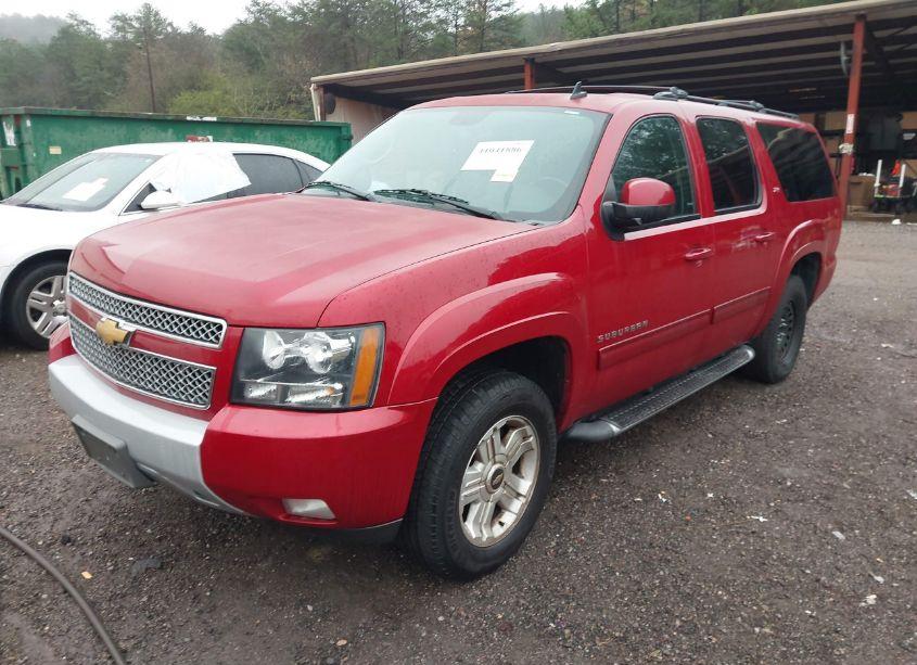 Photo 2 of 2013 Chevrolet Suburban 1500 LT (VIN 1GNSKJE79DR366191)