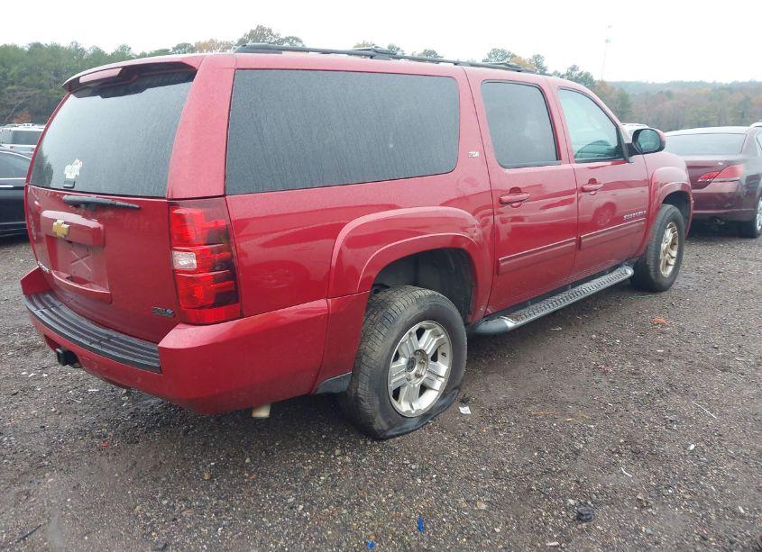 Photo 4 of 2013 Chevrolet Suburban 1500 LT (VIN 1GNSKJE79DR366191)