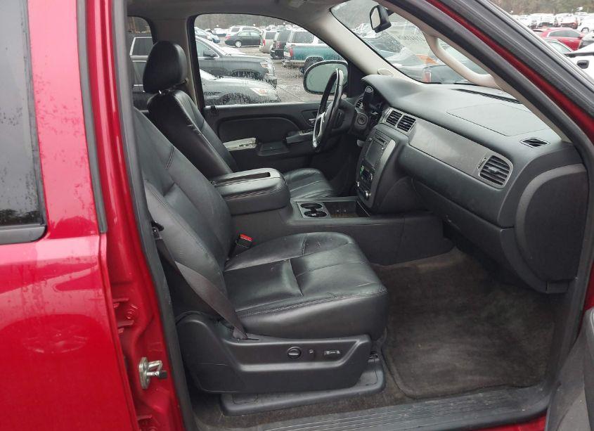 Photo 5 of 2013 Chevrolet Suburban 1500 LT (VIN 1GNSKJE79DR366191)