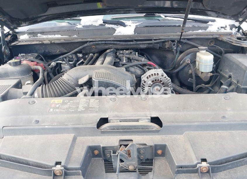 Photo 10 of 2014 Chevrolet Suburban 1500 LT (VIN 1GNSKJE79ER112014)