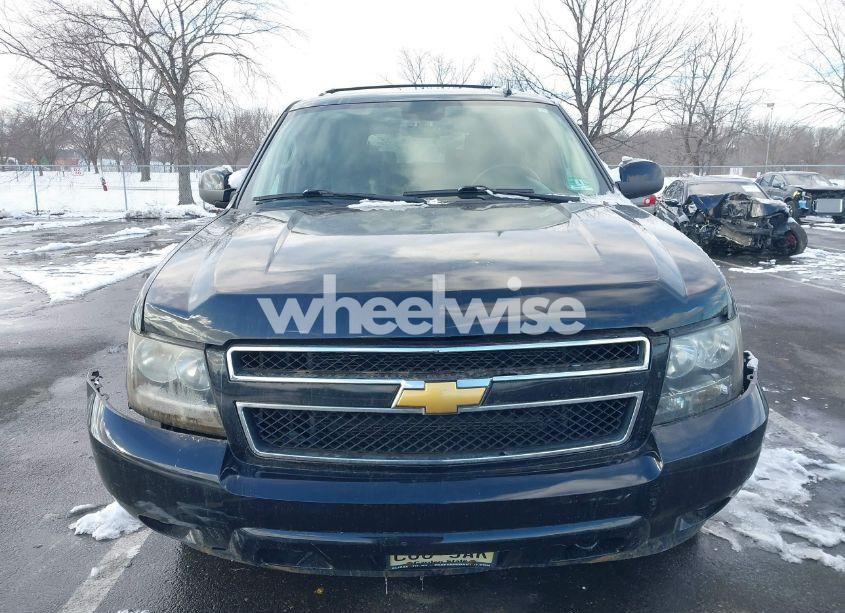 Photo 12 of 2014 Chevrolet Suburban 1500 LT (VIN 1GNSKJE79ER112014)