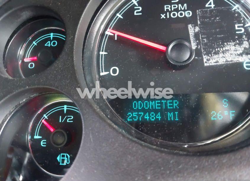 Photo 15 of 2014 Chevrolet Suburban 1500 LT (VIN 1GNSKJE79ER112014)