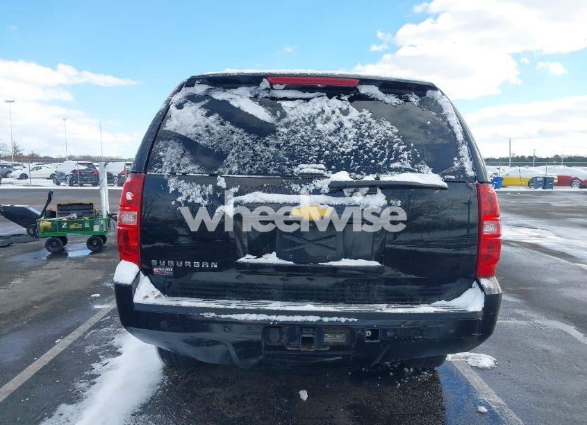 Photo 16 of 2014 Chevrolet Suburban 1500 LT (VIN 1GNSKJE79ER112014)