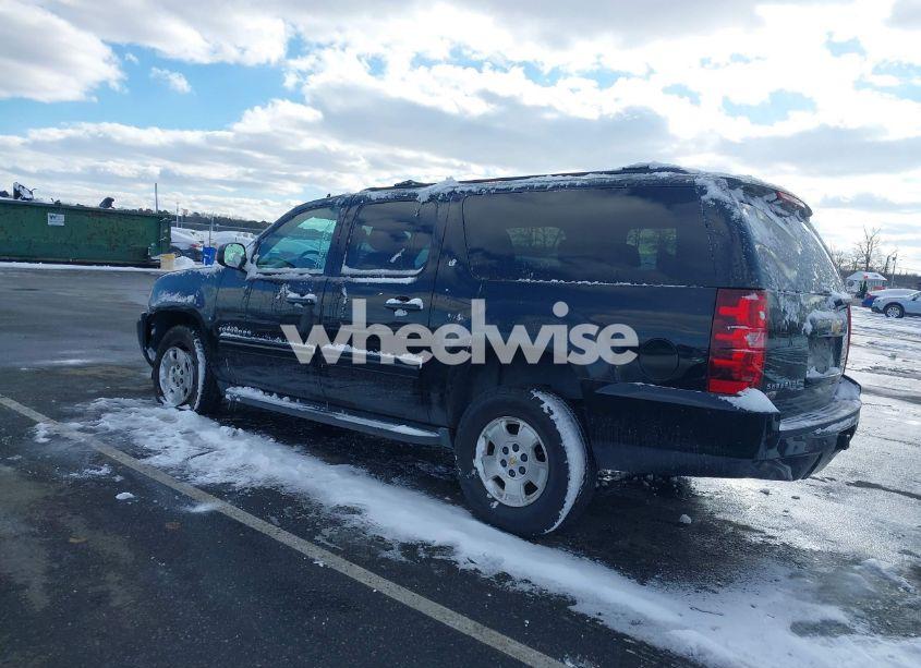 Photo 3 of 2014 Chevrolet Suburban 1500 LT (VIN 1GNSKJE79ER112014)