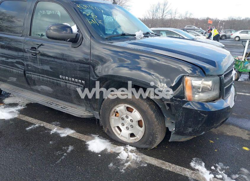 Photo 6 of 2014 Chevrolet Suburban 1500 LT (VIN 1GNSKJE79ER112014)