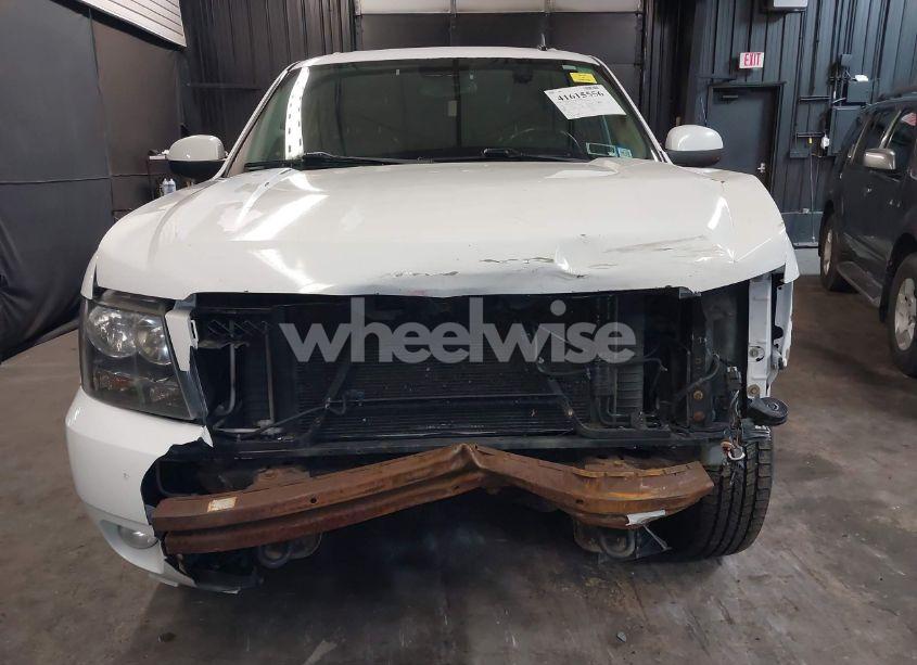 Photo 6 of 2012 Chevrolet Suburban 1500 LT (VIN 1GNSKJE7XCR199239)