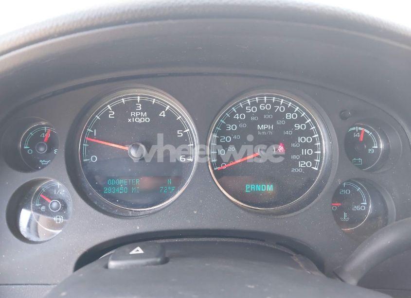 Photo 7 of 2012 Chevrolet Suburban 1500 LT (VIN 1GNSKJE7XCR239853)