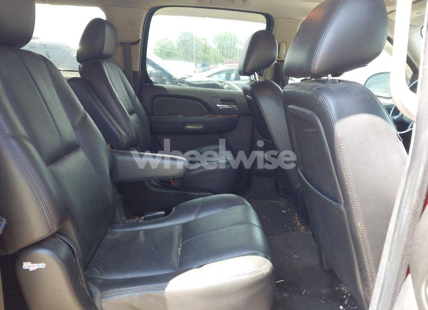 Photo 8 of 2012 Chevrolet Suburban 1500 LT (VIN 1GNSKJE7XCR239853)