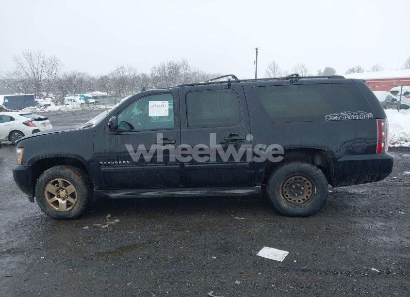 Photo 14 of 2013 Chevrolet Suburban 1500 LT (VIN 1GNSKJE7XDR225923)