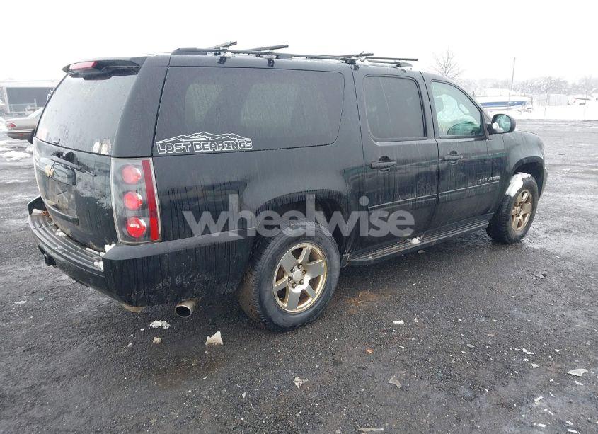 Photo 4 of 2013 Chevrolet Suburban 1500 LT (VIN 1GNSKJE7XDR225923)