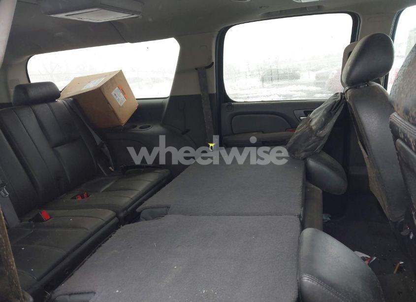 Photo 8 of 2013 Chevrolet Suburban 1500 LT (VIN 1GNSKJE7XDR225923)