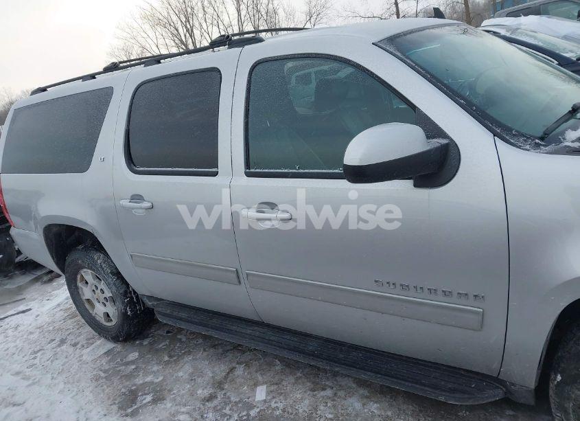 Photo 13 of 2014 Chevrolet Suburban 1500 LT (VIN 1GNSKJE7XER226670)