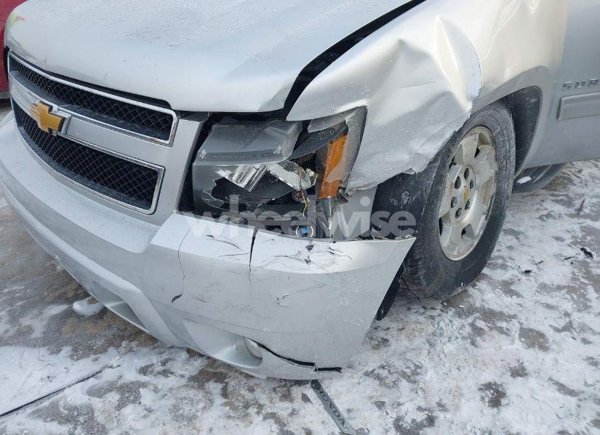 Photo 6 of 2014 Chevrolet Suburban 1500 LT (VIN 1GNSKJE7XER226670)