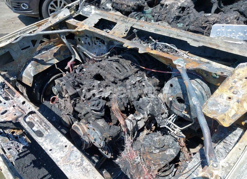 Photo 10 of 2015 Chevrolet Suburban 1500 LT (VIN 1GNSKJKC0FR268882)