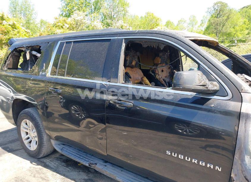 Photo 12 of 2015 Chevrolet Suburban 1500 LT (VIN 1GNSKJKC0FR268882)