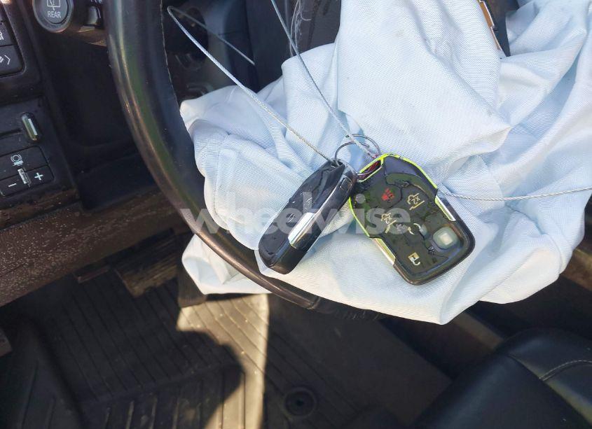 Photo 11 of 2015 Chevrolet Suburban 1500 LT (VIN 1GNSKJKC0FR652810)