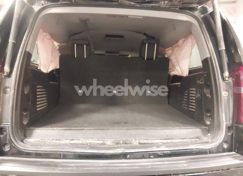 Photo 18 of 2015 Chevrolet Suburban 1500 LT (VIN 1GNSKJKC0FR652810)