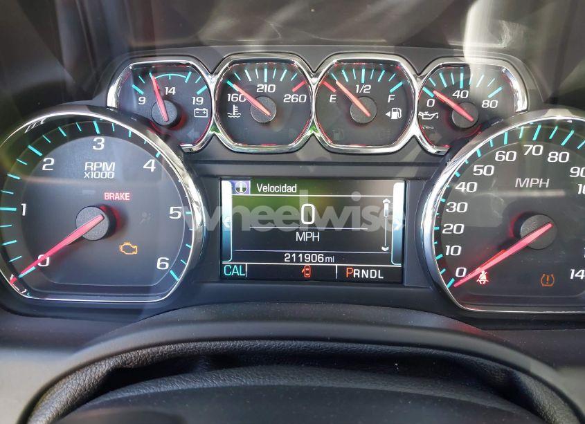 Photo 7 of 2017 Chevrolet Suburban PREMIER (VIN 1GNSKJKC0HR114398)