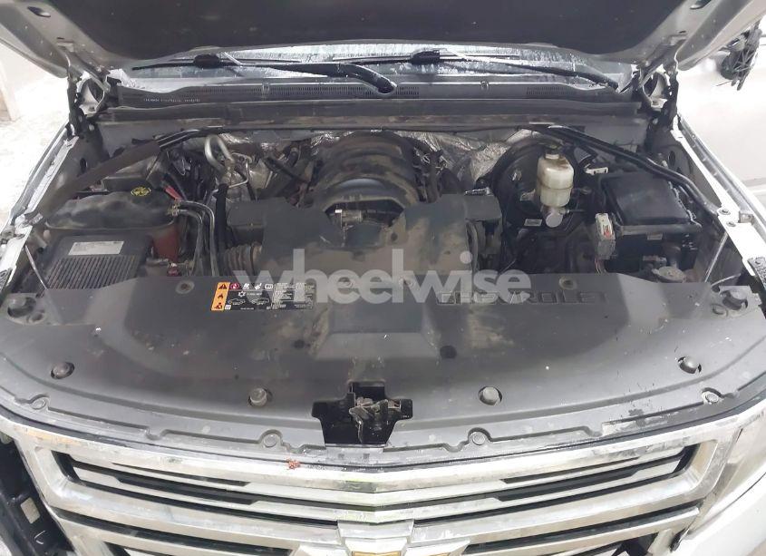 Photo 10 of 2017 Chevrolet Suburban PREMIER (VIN 1GNSKJKC0HR179235)